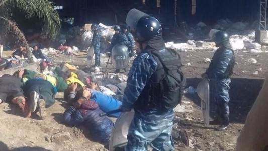 Detuvieron a dos policías por la venta de alimentos y remedios vencidos que sacaban del Ceamse