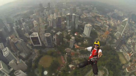 Saltos de base que dan vértigo de sólo mirarlos