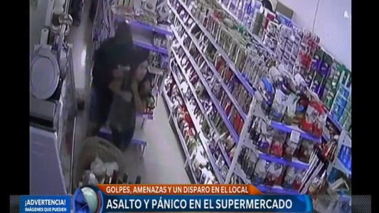 Asalto y pánico en un supermercado de La Plata