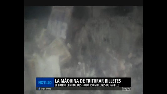 La máquina de tritular billetes: el Banco Central destruyó 350 millones papeles