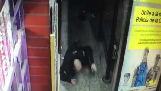 Video: así balearon a un bombero para robarle cuando compraba en un kiosco