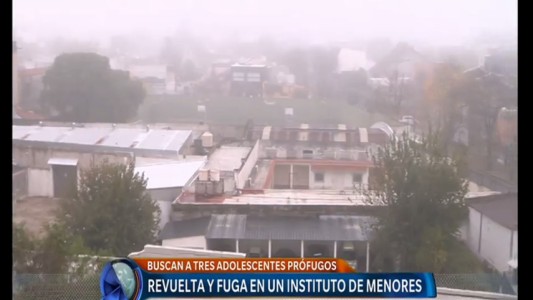 Revuelta en instituto de menores: "Se escapaban por los techos"