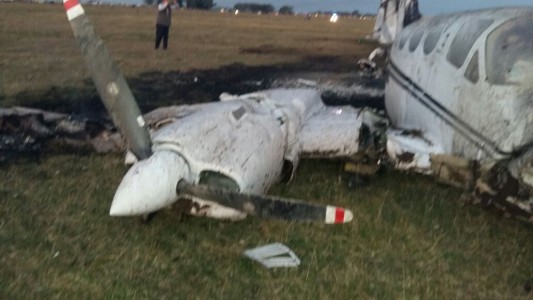 Cayó una avioneta con tres policías de la Federal cerca de Ezeiza: tres heridos