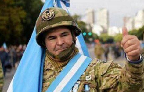 Malvinas: campaña para que las escuelas enseñen quién es el héroe argentino reconocido incluso por los ingleses