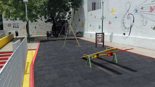 Vecinos de Palermo denuncian "desmantelamiento" de una plaza para cederla a un restaurante