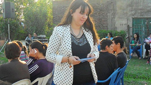 Audio: le roban el celular a una concejal mientras daba una nota por radio