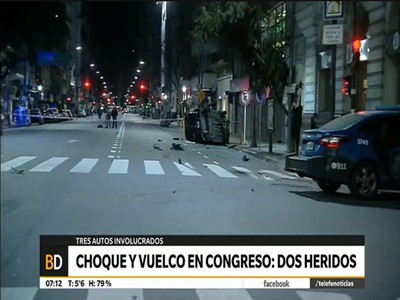 Choque en Congreso de un patrullero con dos autos: dos heridos
