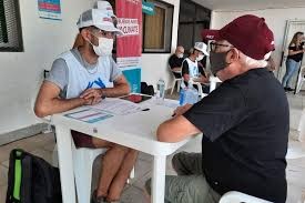 Provincia: Habilitaron un "botón" para denunciar irregularidades en la vacunación