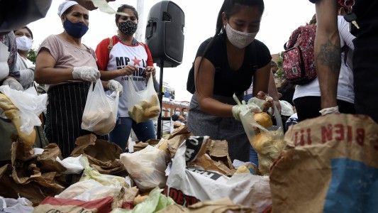 Entregaron más de mil kilos de pan para reclamar la regulación del precio de harina