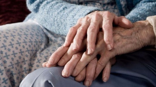 Asaltan, golpean y torturan a una pareja de jubilados en Caballito