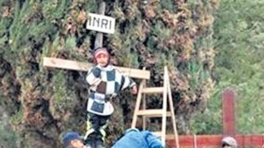 Jujuy: "crucificaron" a un nene de 9 años para pedir por la paz en el mundo