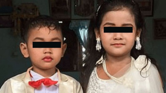 Padres casan a sus gemelos por creer que fueron amantes en vida anterior