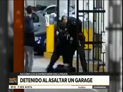 Frustrado intento de robar un garage con autos chocados y un ladrón atrapado