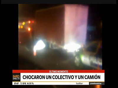Fuerte choque en la Panamericana entre un colectivo y un camión
