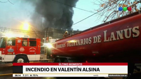Se incendió una fábrica de calzado en Valentín Alsina