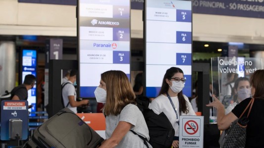 El hijo de Diego Santilli y Nancy Pazos es uno de los egresados contagiados en Cancún