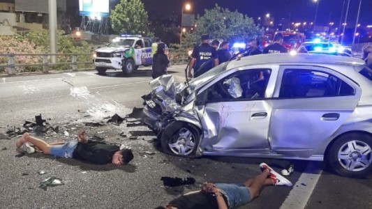 Robo, persecución y tiros en la Autopista 25 de Mayo: 4 detenidos y 8 heridos