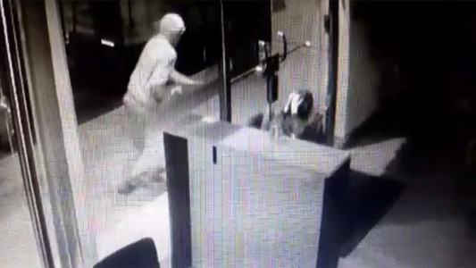 Video: violento asalto de motochorros a una periodista en Río Cuarto