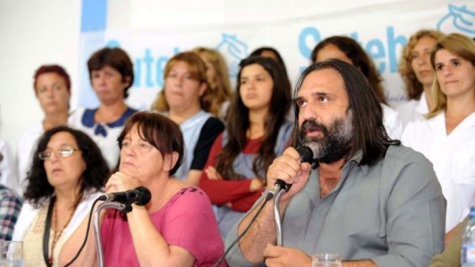 Vidal ofreció a los docentes un incremento del 27 por ciento y los gremios reconocieron que "hubo mejora"