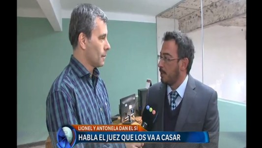 Habla el juez que casará a Messi: "El único autógrafo que corresponde pedirle es el del acta"