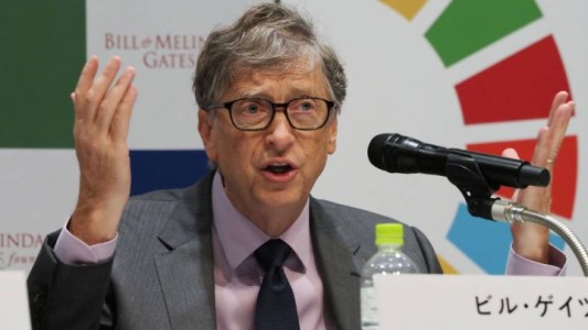Bill Gates anticipó que el mundo regresará “completamente a la normalidad” en los últimos meses de 2022