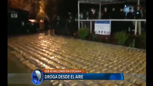 Droga arrojada desde el aire: está "identificada" la avioneta e investigan al dueño del campo