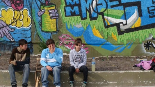 La mitad de los adolescentes argentinos es pobre, sólo el 45 por ciento completa la secundaria y uno de cada seis trabaja