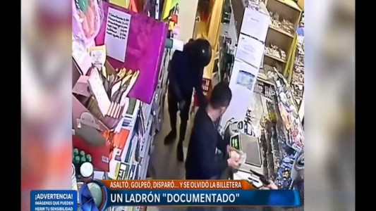 Ladrón "documentado": asaltó, forcejeó, disparó y se le cayó la billetera