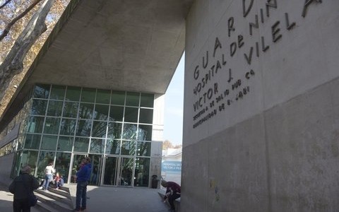 Indignación en Rosario con un motociclista que por esquivar a un perro atropelló a dos nenas