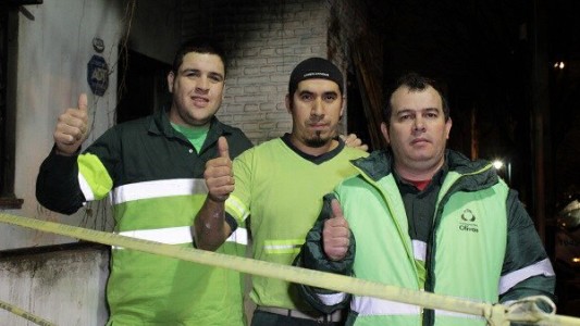Los recolectores de basura que se convirtieron en héroes: salvaron a una pareja de ancianos de un incendio