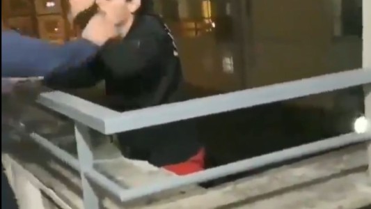 Ladrón sorprendido cuando se subía a un balcón