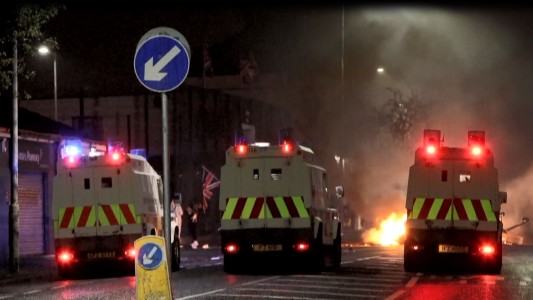 Violentos enfrentamientos en Irlanda del Norte