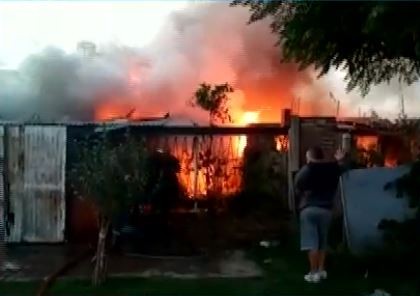 Se quemaron cinco casas en Almirante Brown: acusan a un pirómano