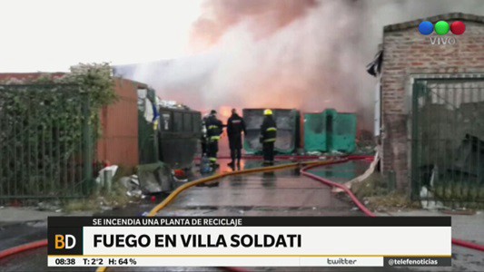 Incendio en una planta de reciclaje de Villa Soldati