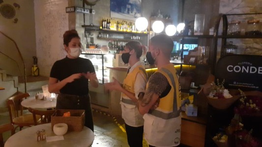 La Ciudad reforzó los controles con numerosos operativos e hizo tareas de concientización en bares y restoranes