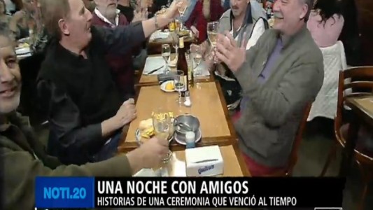 Una noche con amigos