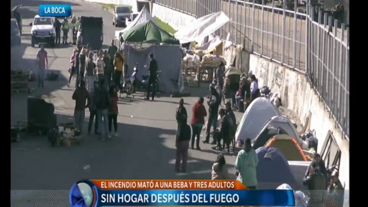 Acampe frente al conventillo incendiado: "De acá no nos movemos, no tenemos donde ir"