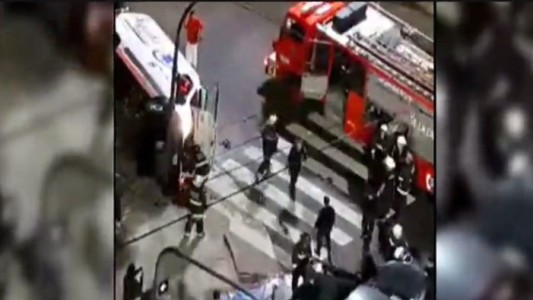 Volcó una ambulancia en Urquiza
