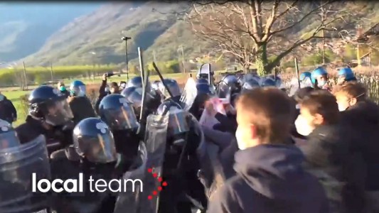 Violenta protesta de trabajadores de la construcción