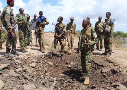 Somalia: al menos 15 muertos tras estallar una mina al paso de un minibus