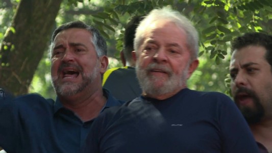 Lula: "Seré candidato si es necesario para ganarle a un fascista como Bolsonaro"
