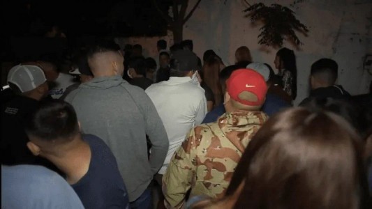 Fiesta clandestina en Paternal: detuvieron a la dueña de la casa, a los participantes y a la banda de músicos