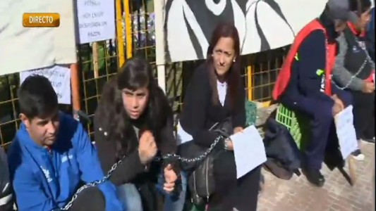 Encadenados a la Pirámide de Mayo