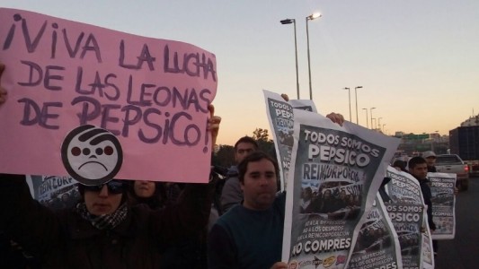Marcha al Congreso de trabajadores despedidos por PepsiCo