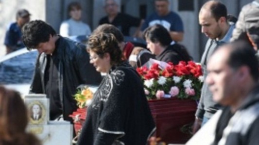 Despidieron los restos de Anahí con aplausos y un fuerte reclamo de Justicia