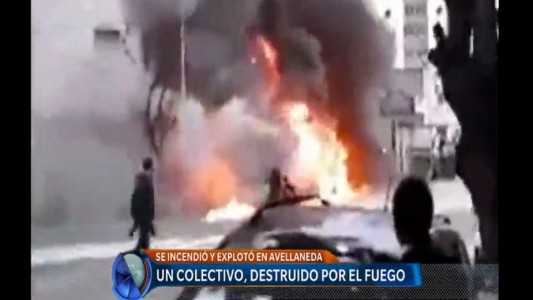 Se incendió un colectivo en Avellaneda
