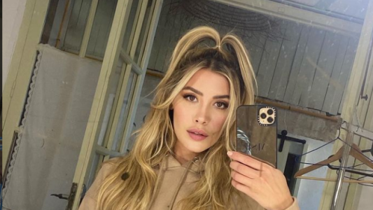 El posteo de la hija de Luis Miguel tras el estreno de la serie: "No creas todo lo que ves"