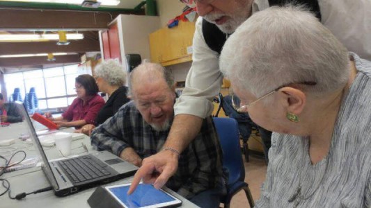 Estudios refutan que adultos mayores tengan menos capacidad de aprender