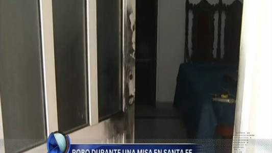 Robaron la iglesia durante una misa en Santa Fe