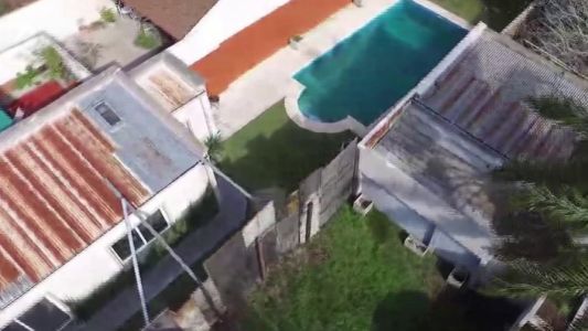 Insólito: En medio de un divorcio conflictivo, él dividió la casa en dos